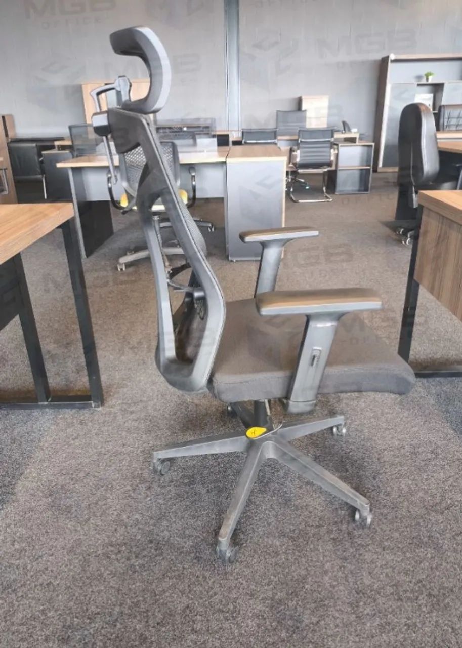 Cadeira de Presidente Lugano ergonômica e ajustável ENTREGAMOS DF E ENTORNO - Foto 3