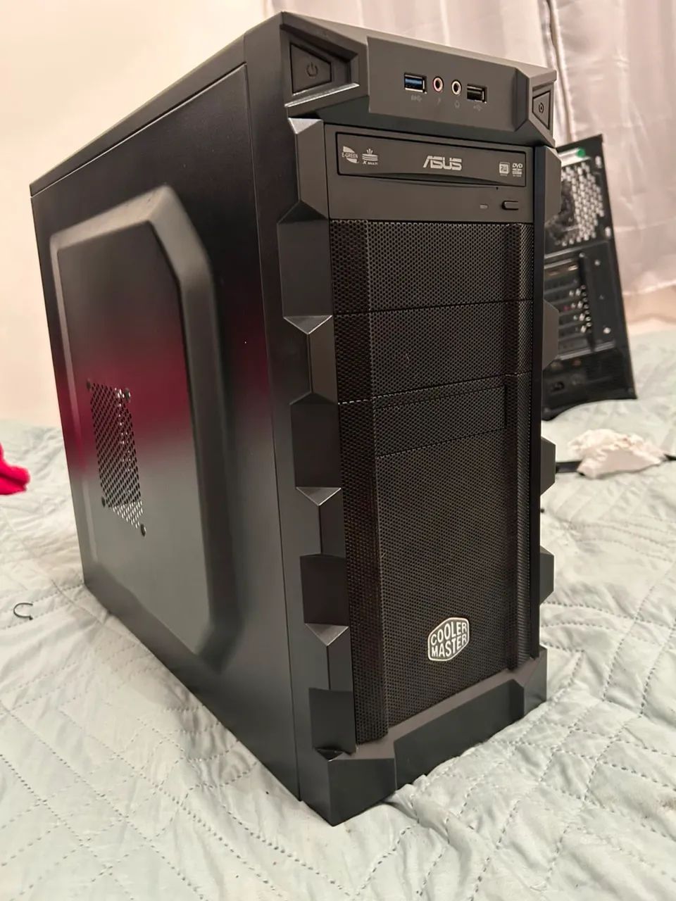 Gabinete asus cooler master 