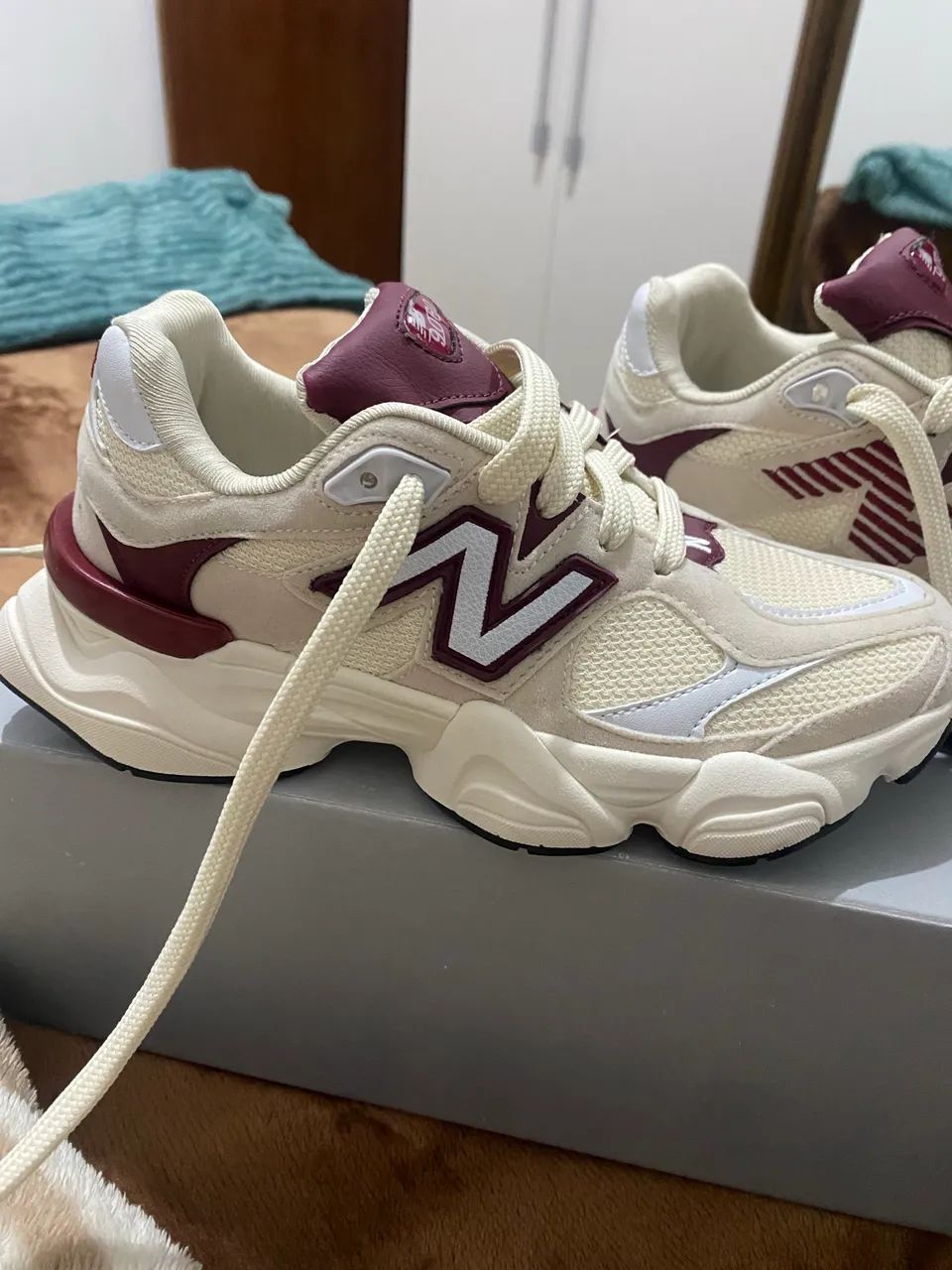 Tênis new balance off white/bordo - Foto 4