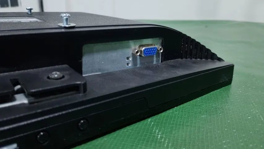Monitor AOC 15.6 HD - Foto 3