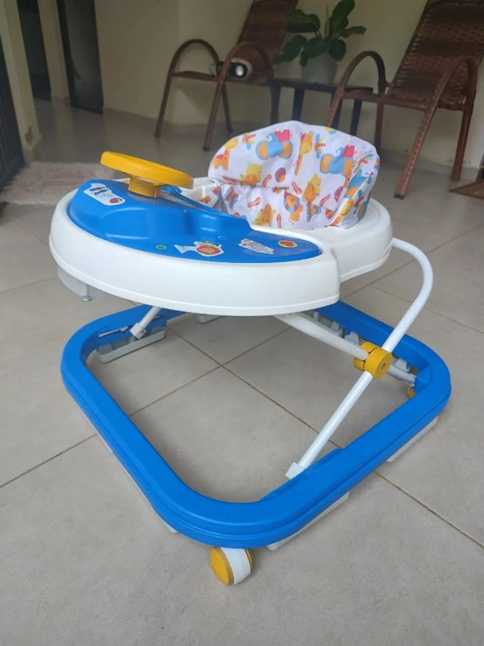 Andador menino