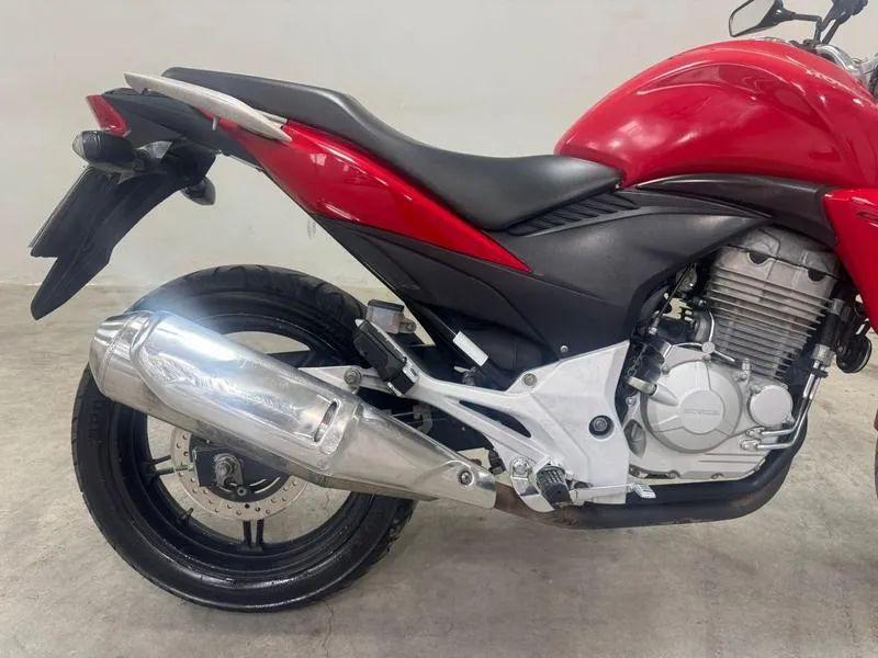 HONDA CB 300R 2014 - Foto 4