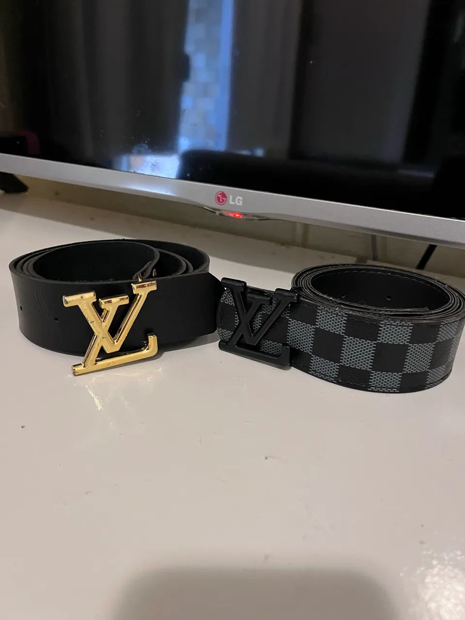 Vendo cintos da LV  - Foto 2
