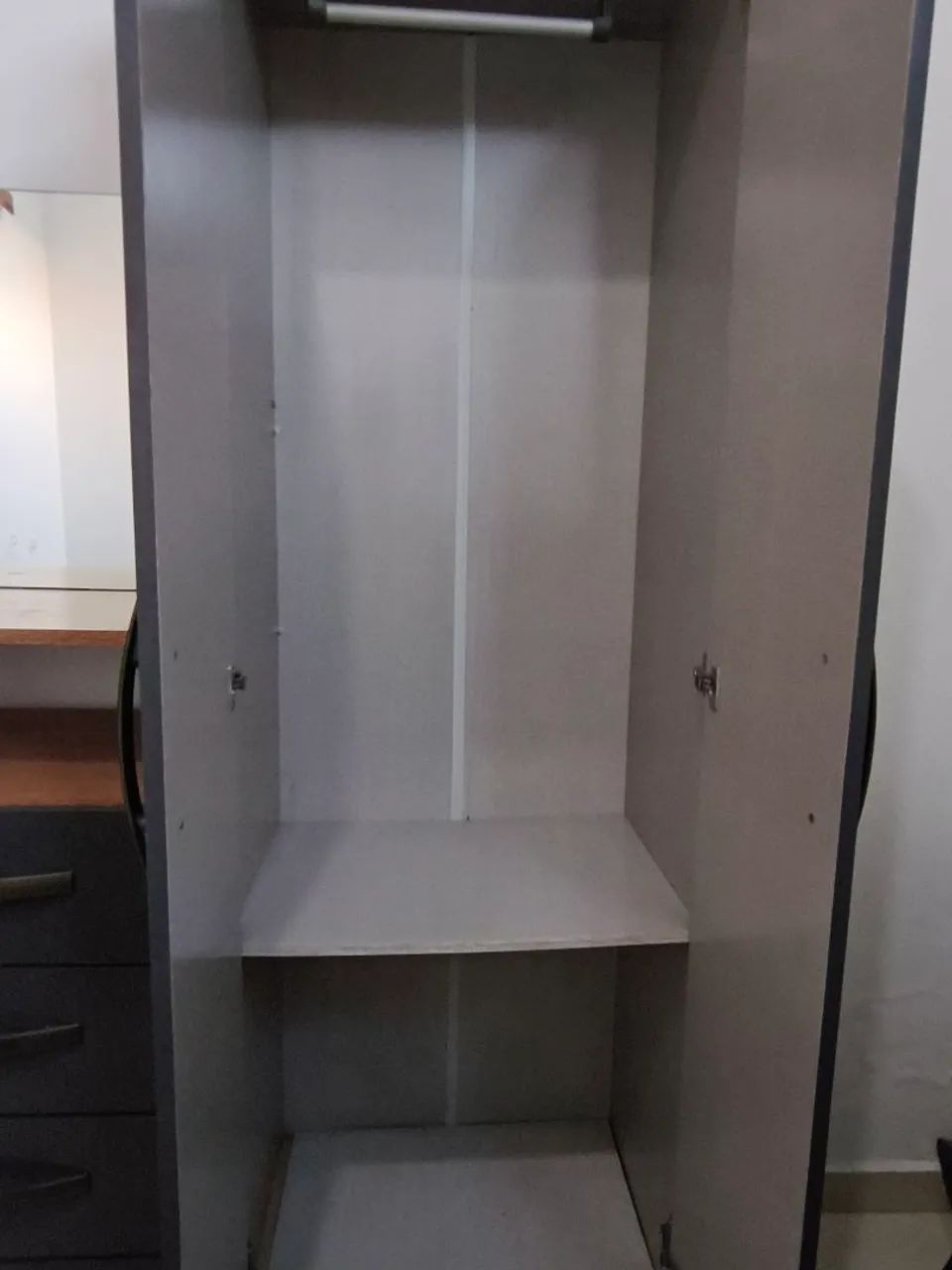 GUARDA ROUPAS COM 4 GAVETAS  - Foto 2