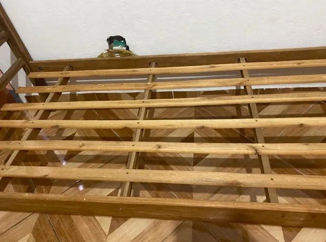 Cama solteiro de sucupira - Foto 4