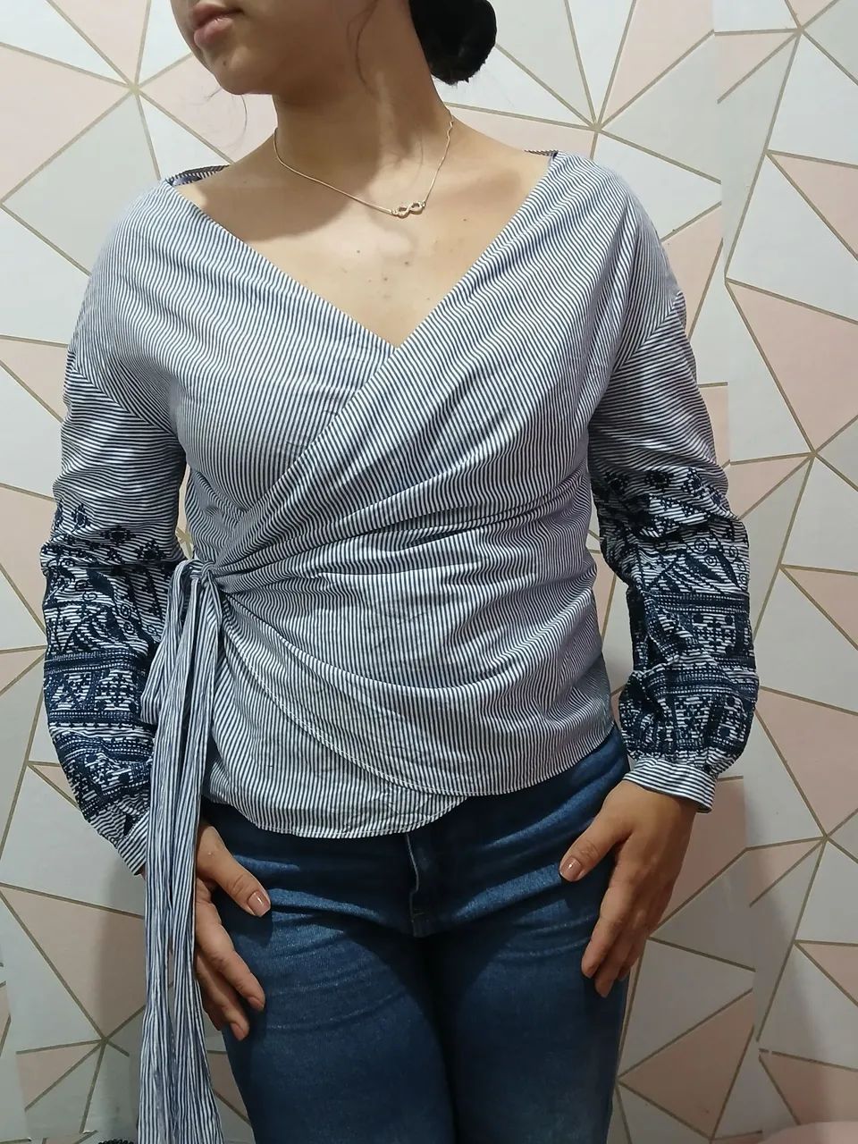 Blusa listrada transpassada Zara - Foto 2