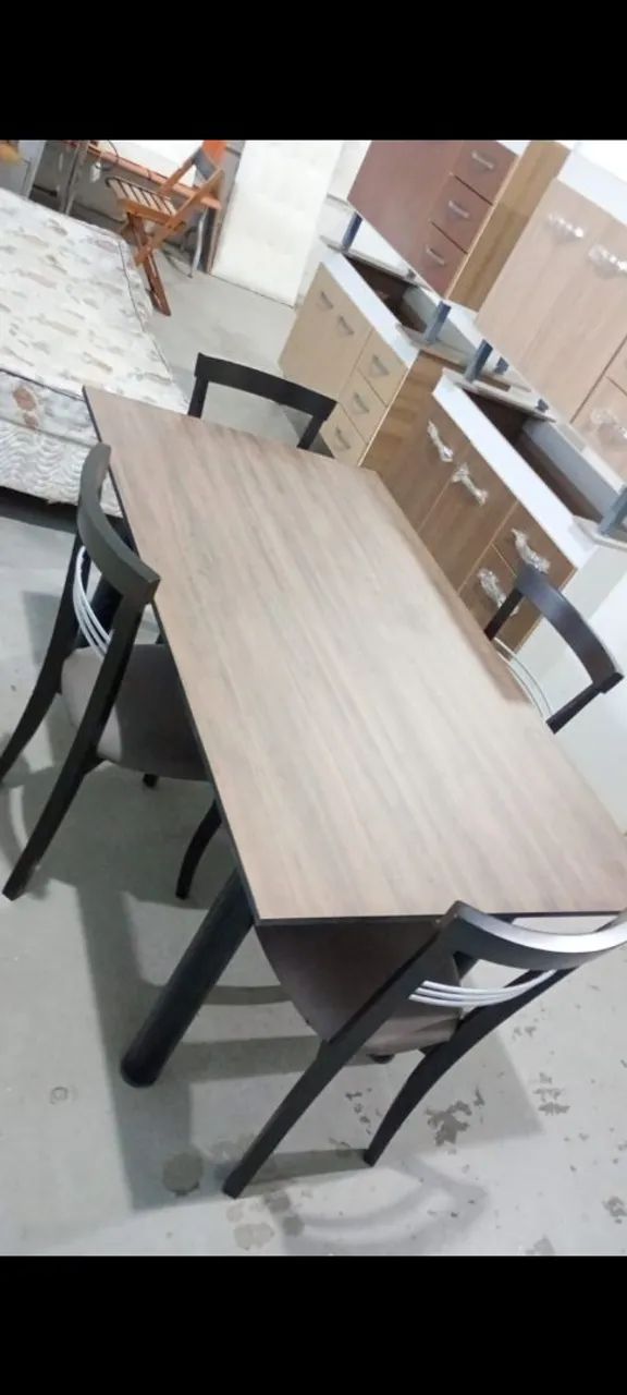 Mesa usada com  4 cadeiras(OBS:Leia a descrição) - Foto 2