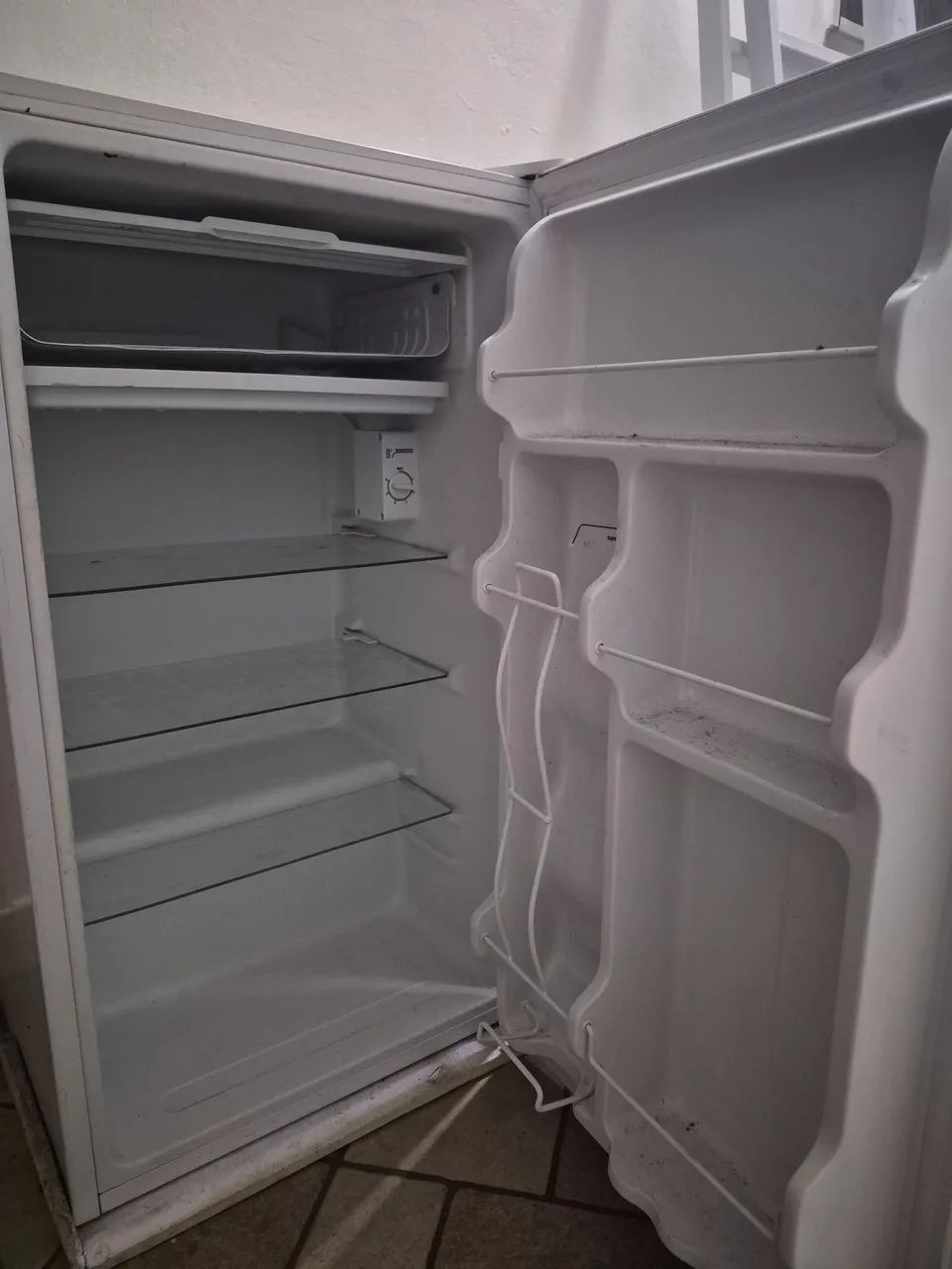 Frigobar Midea