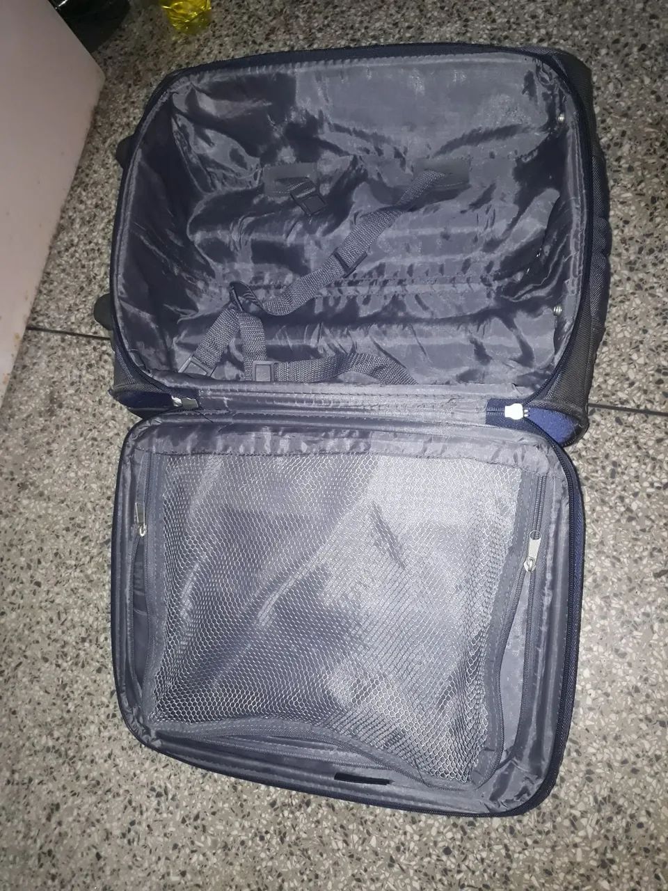 Mala de viagem média...( não é de bordo)...  - Foto 2