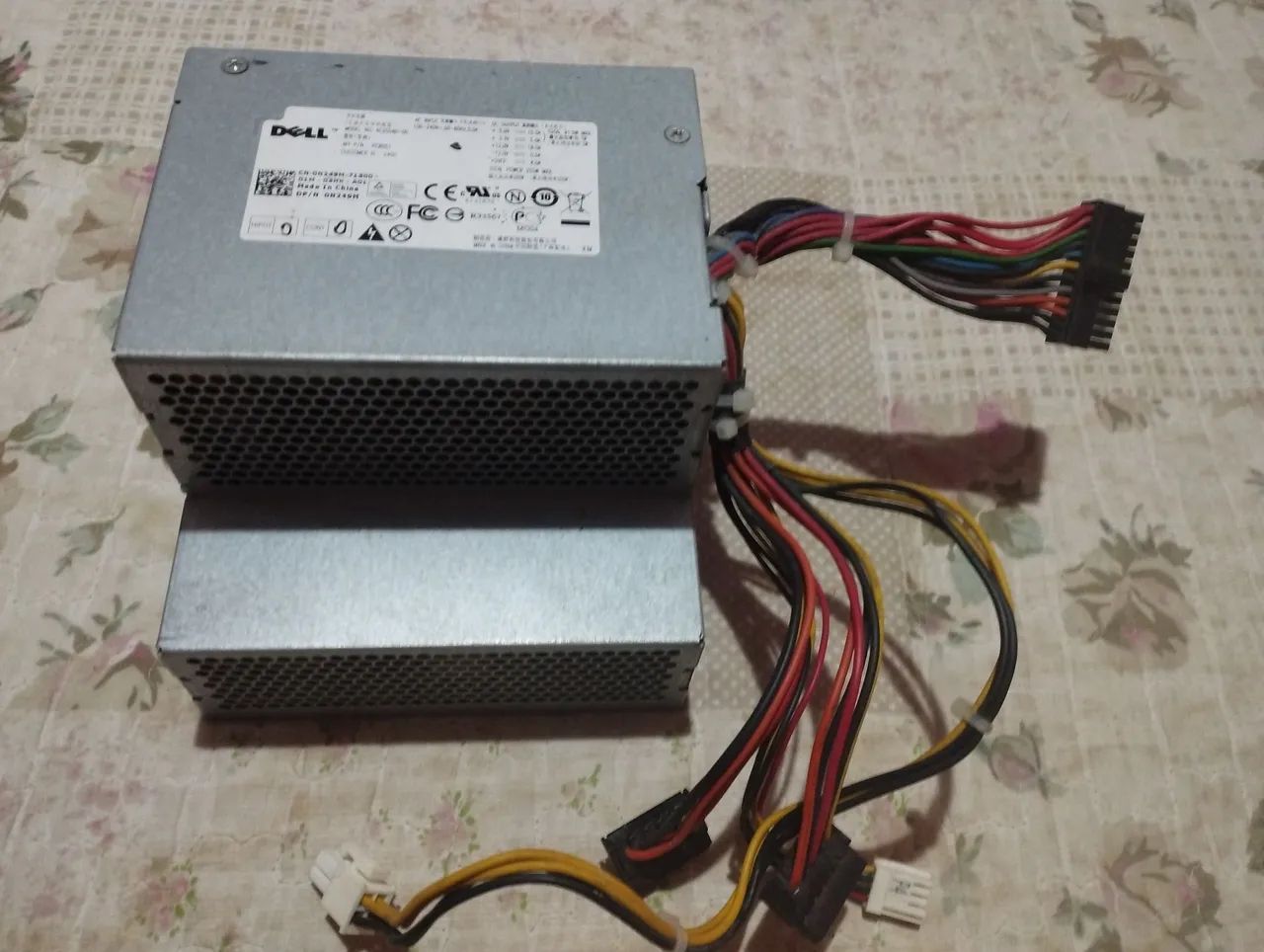 Fonte básica de 255w para Pc de escritório 