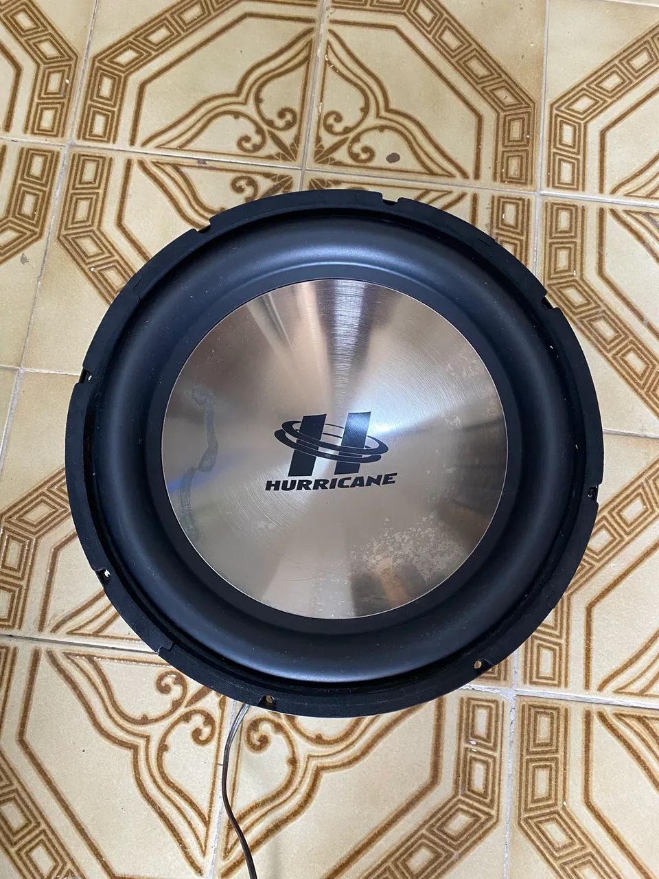 1 sub hurricane 12 polegadas 300 rms 