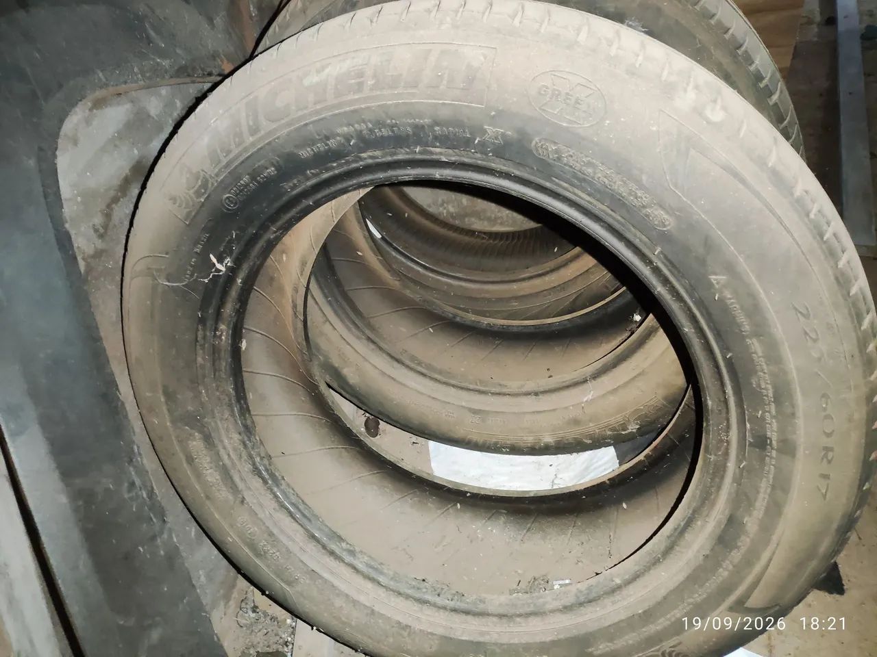 Pneu 225 R60 17