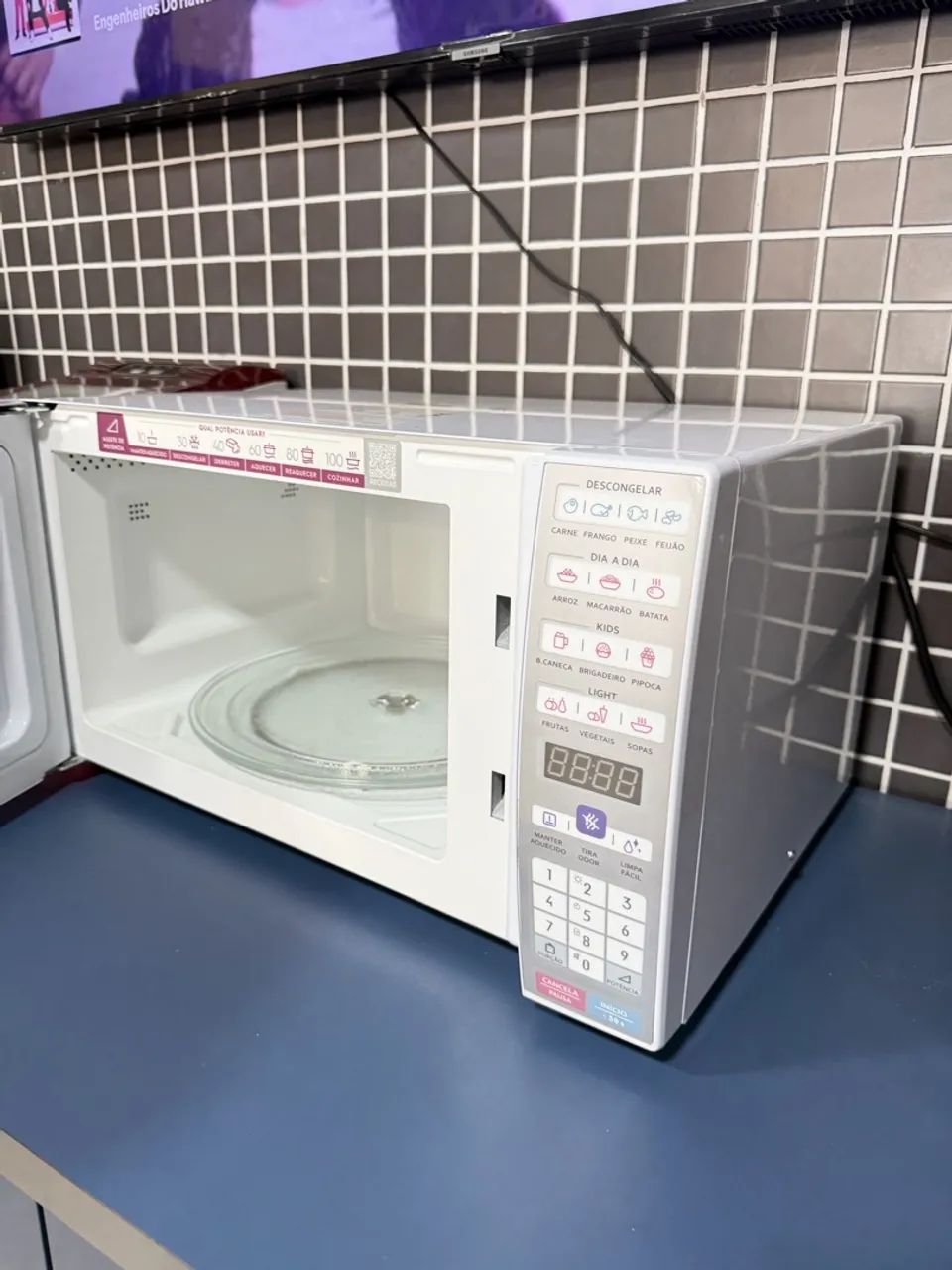 Microondas Electrolux 34L - Foto 2