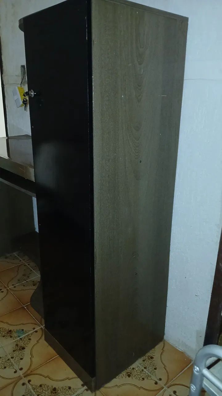 Escrivaninha com porta c/ chave  - Foto 2