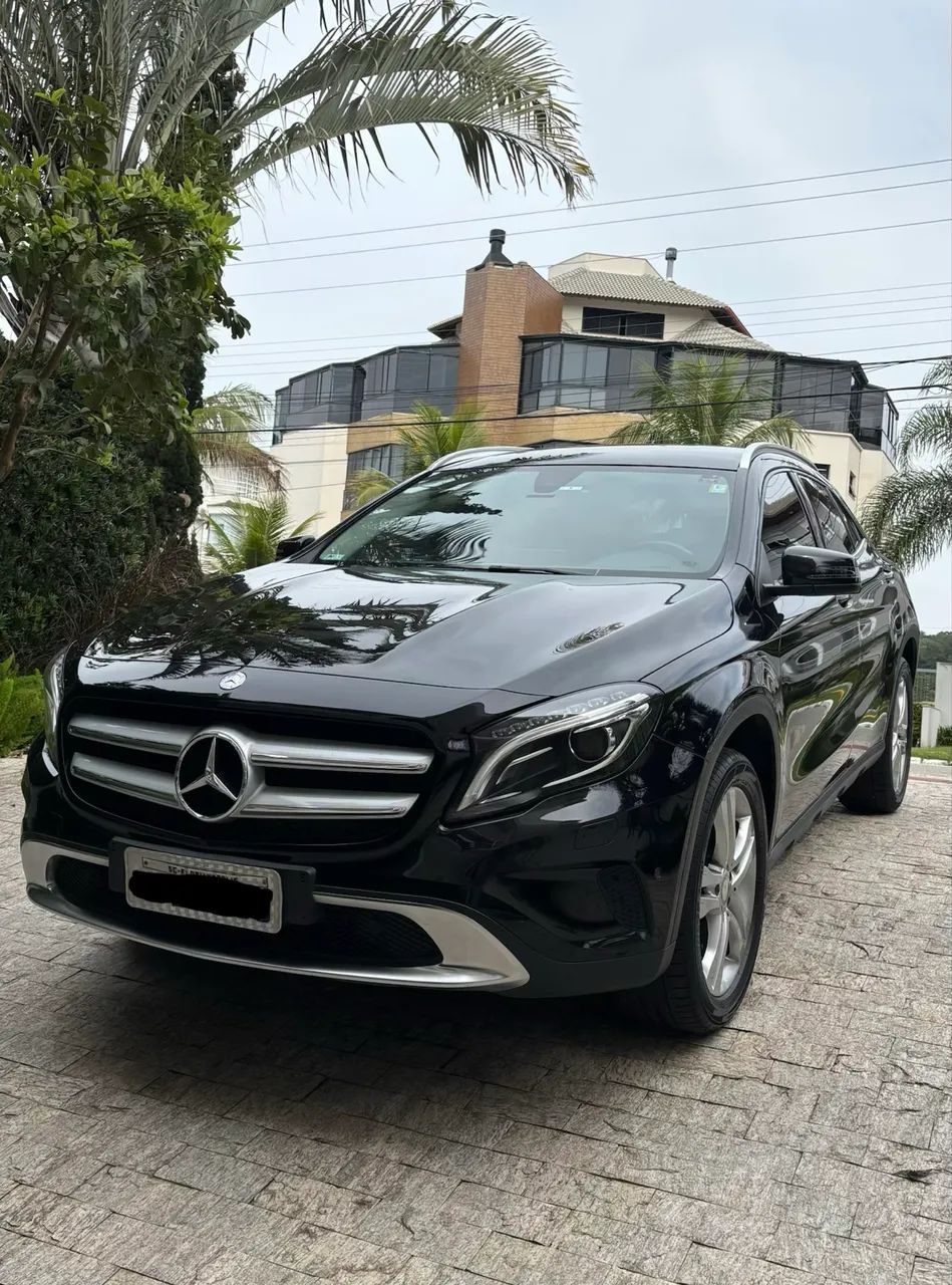 Mercedes-Benz GLA 200 Adv. 1.6/1.6 TB 16V Flex Aut. 2017