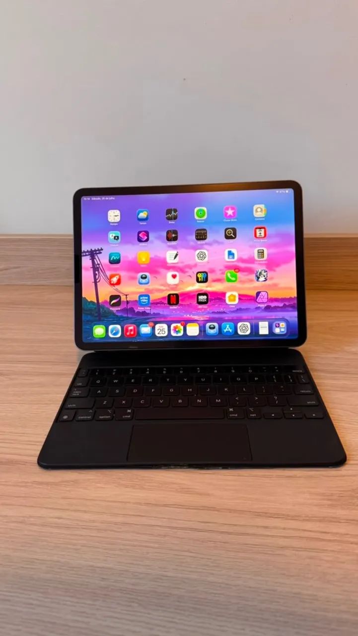 iPad Pro 11 - 1ª geração 256gb Wi-Fi + Magic case Apple com teclado - Foto 2