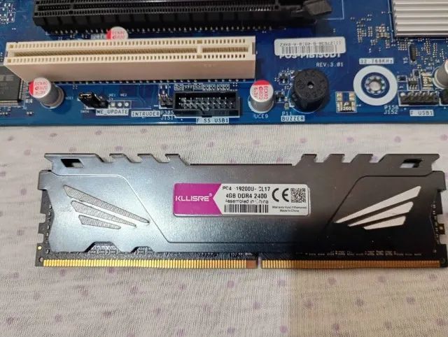 Kit 6ª geração i3 6100 funcionando perfeitamente com 8 GB de memória ddr4