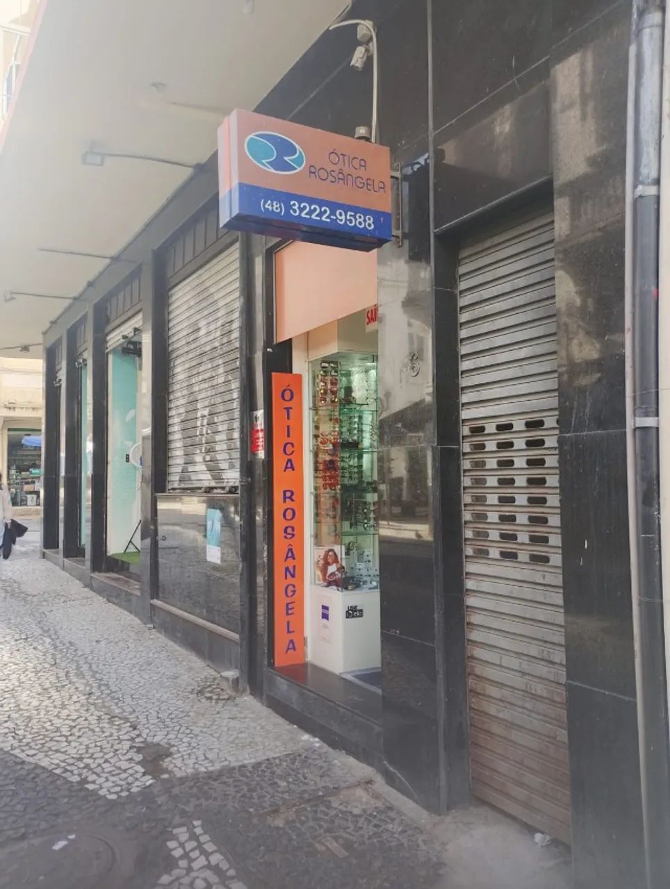 VENDO OTICA NO CENTR FLORIANOOLIS LEIA COM ATNÇAO