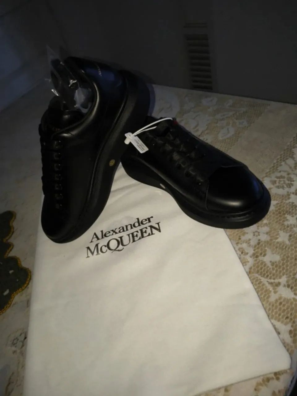 McQueen Oversized Preto Estilo Luxo