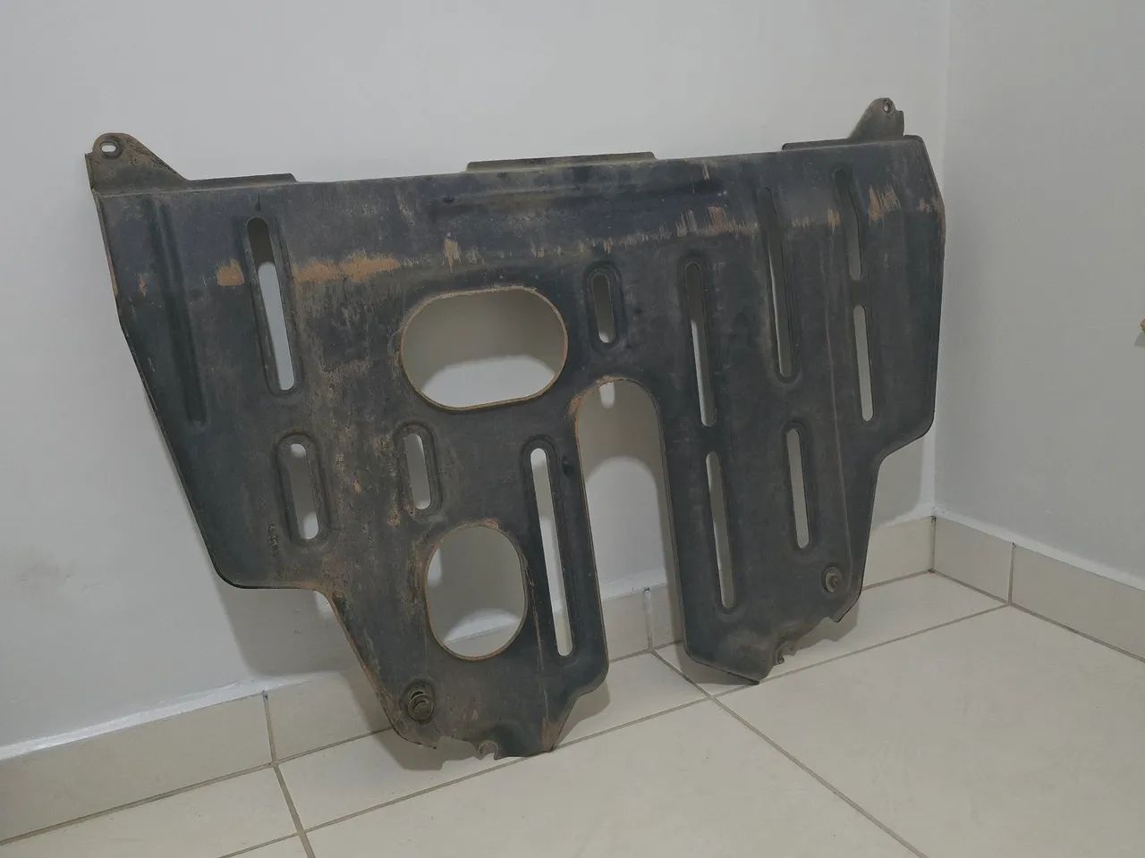 Peito de aço carro