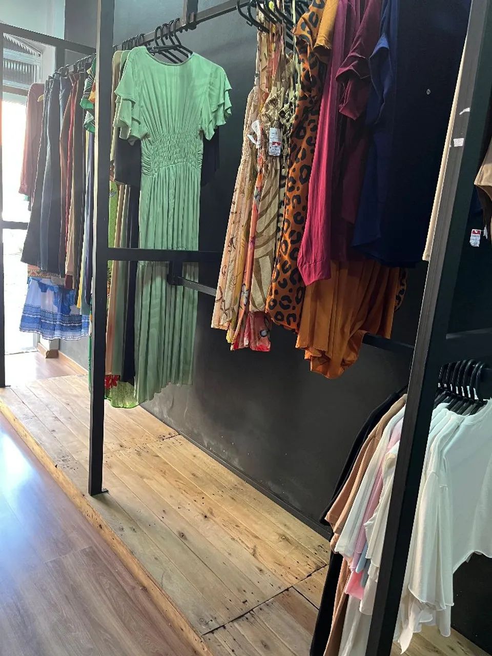Mobília de loja de roupas  - Foto 5