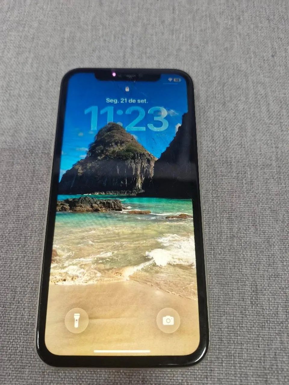 Vendo IPhone 11 branco 