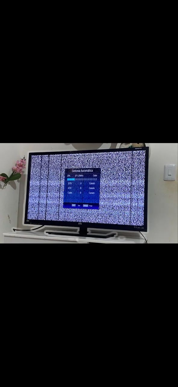 Esta é uma televisão STI de 32 polegadas com tecnologia LED HD. - Foto 2