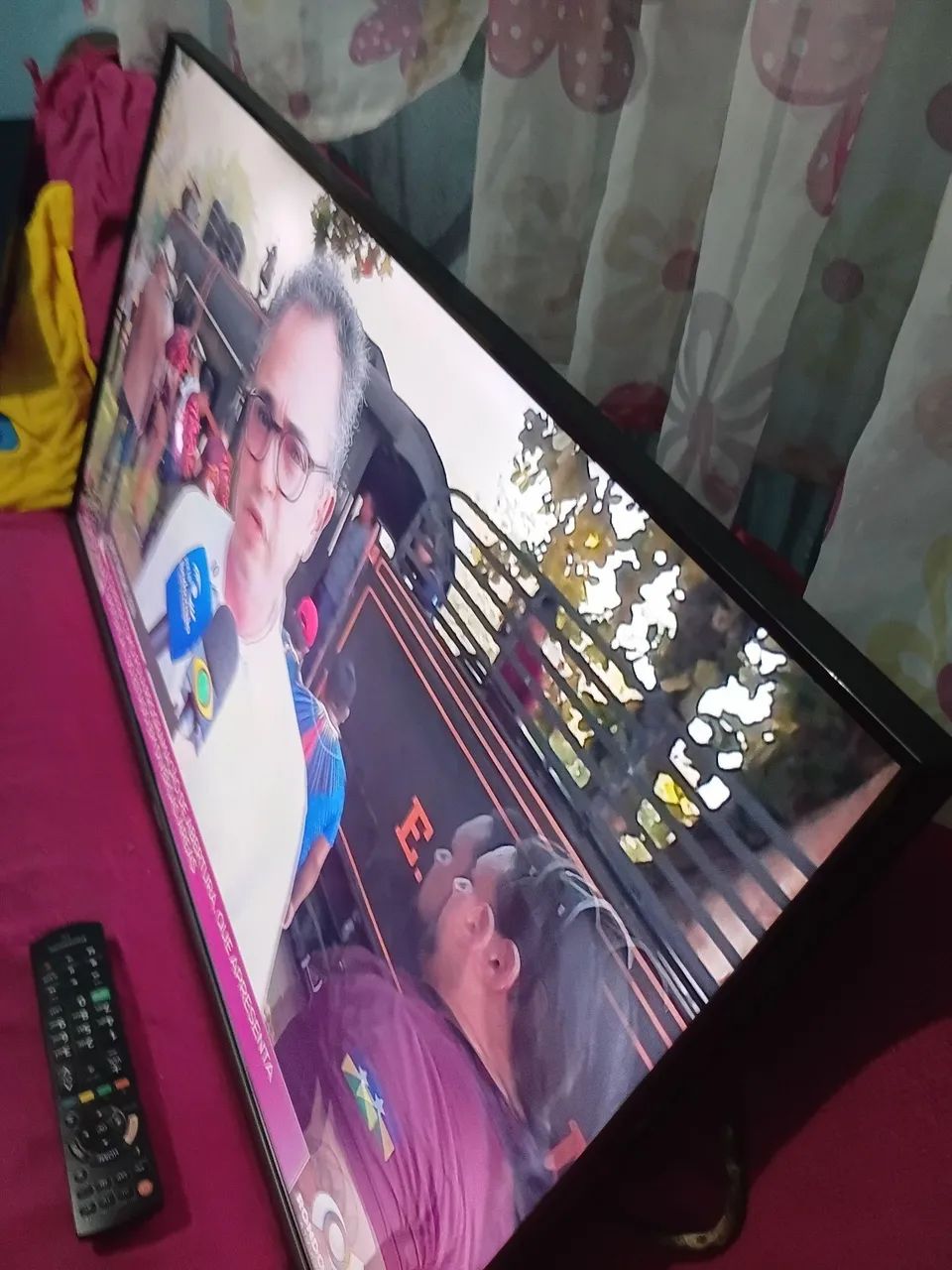 TV Smart Samsung 40 Polegadas - Com Controle e Pezinhos - Foto 4