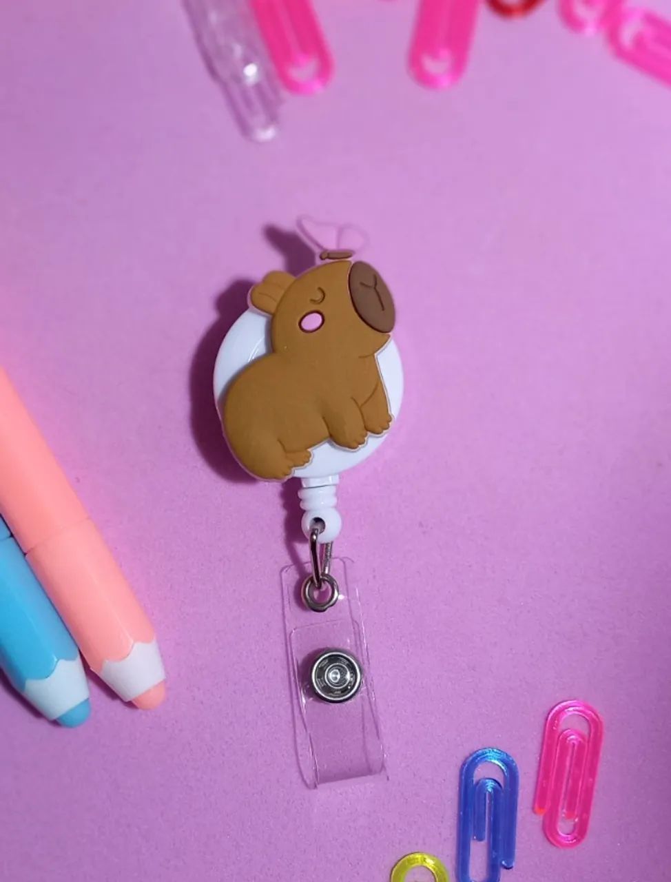 Porta-Crachá Retrátil Roller Clip Divertido Personalizados Capivara