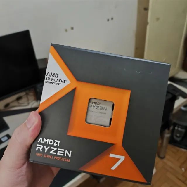 Kit Am5 Ryzen 7 7800X3D + 32GB Corsair + Placa Mãe X670E- Plus