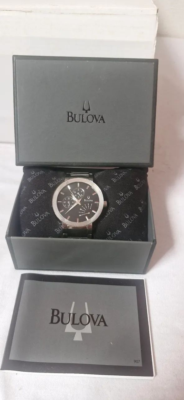 Relógio bulova futuro prata.