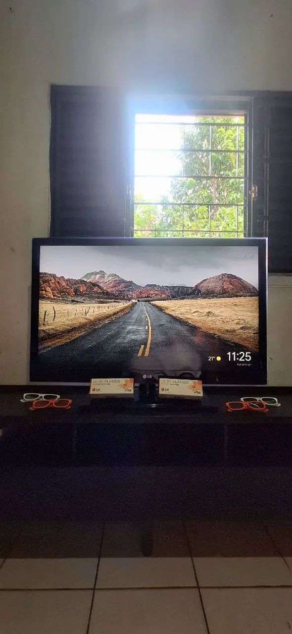 TV LG Cinema 3D 42' + Rack