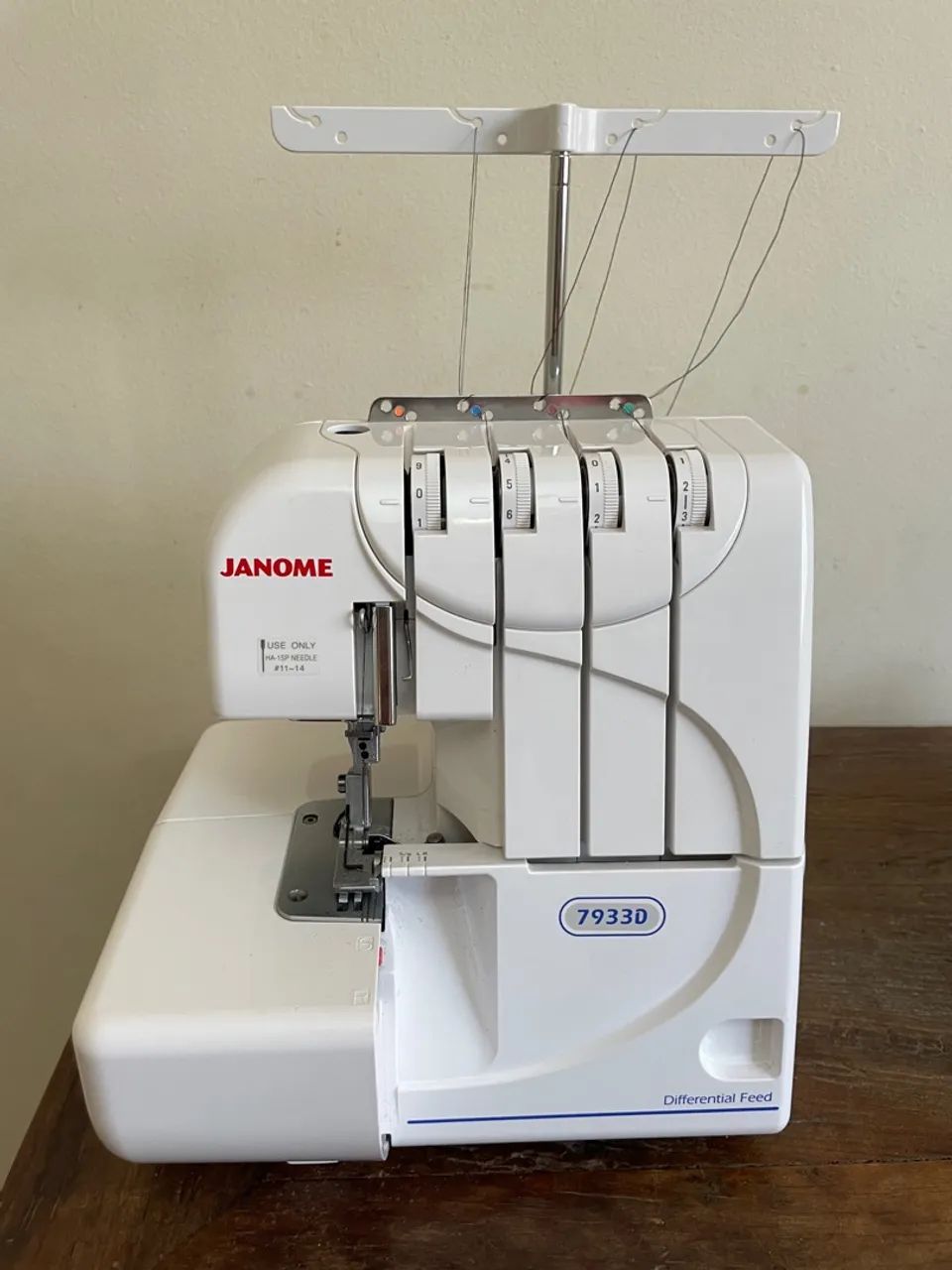 Overlock e ultralock Janome 7933D - Foto 3