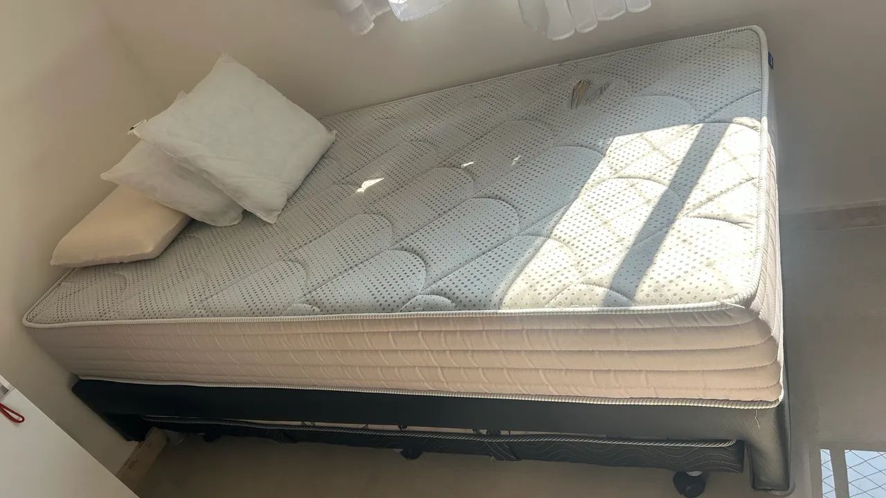 Cama de solteiro com auxiliar 