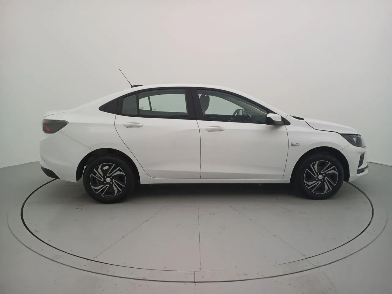 Chevrolet Onix Activ 1.4 8V Flex Aut. 4P, foto 6 de 18