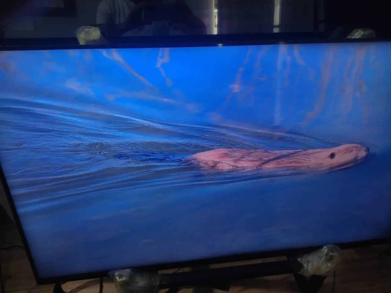 Smart TV Philips Android 50 polegadas 4K mola infinita comando de voz completo - Foto 4