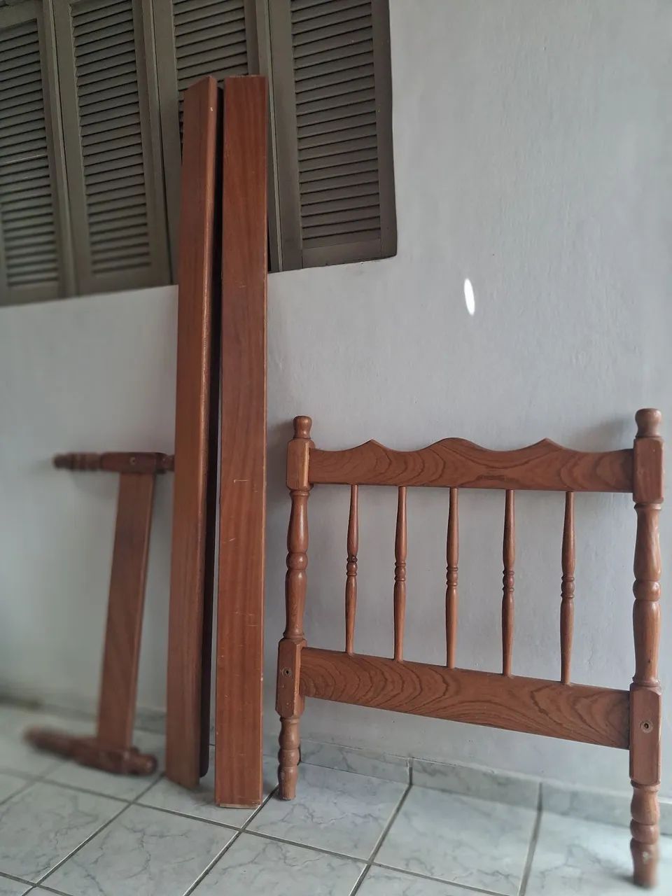 Cama de Solteiro Antiga