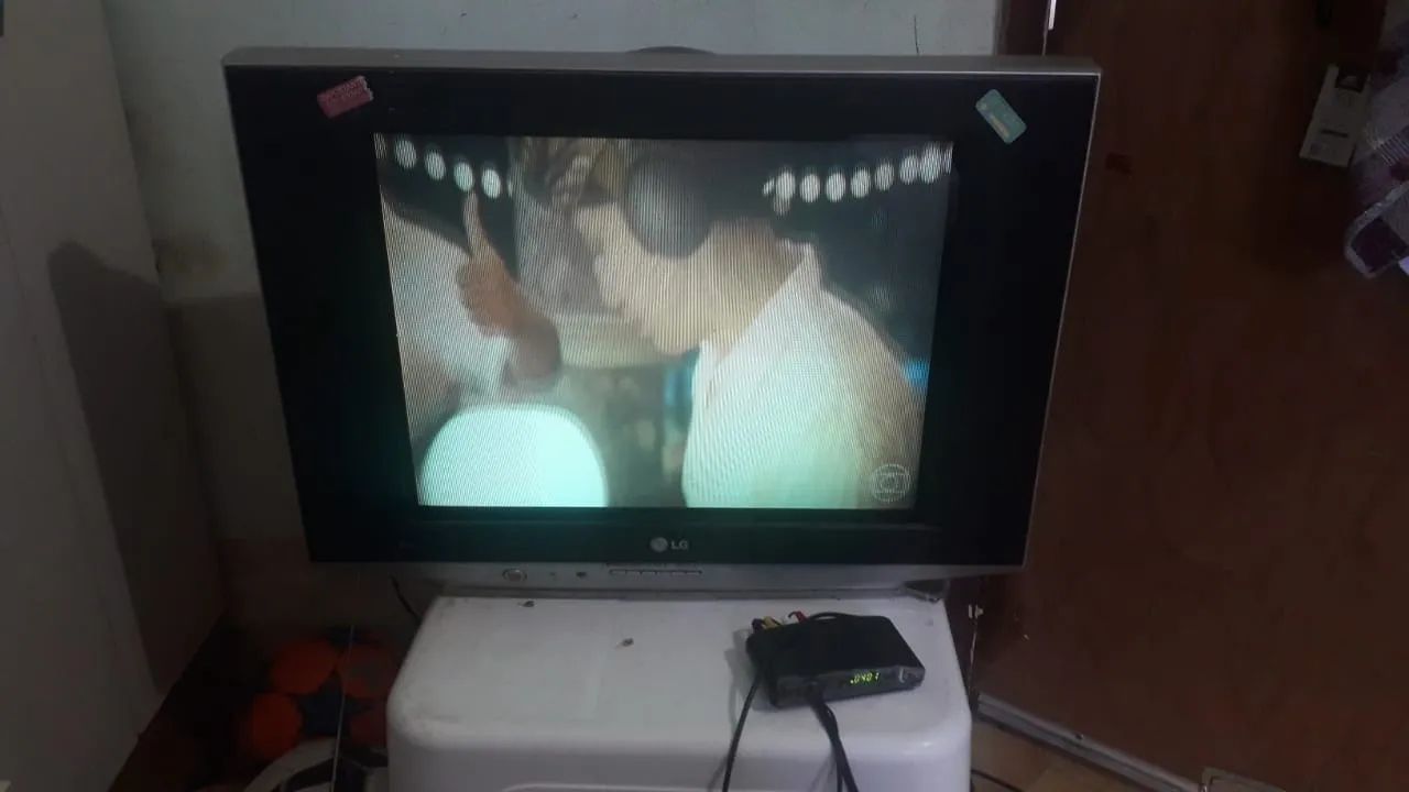 Tv 20 polegadas LG Tubo com conversor