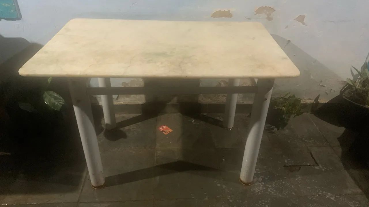 Mesa de mármore 