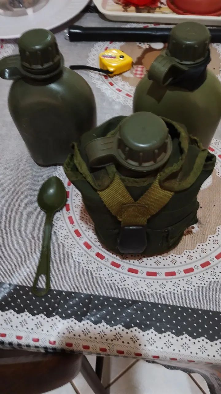Cantil para água, tipo militar