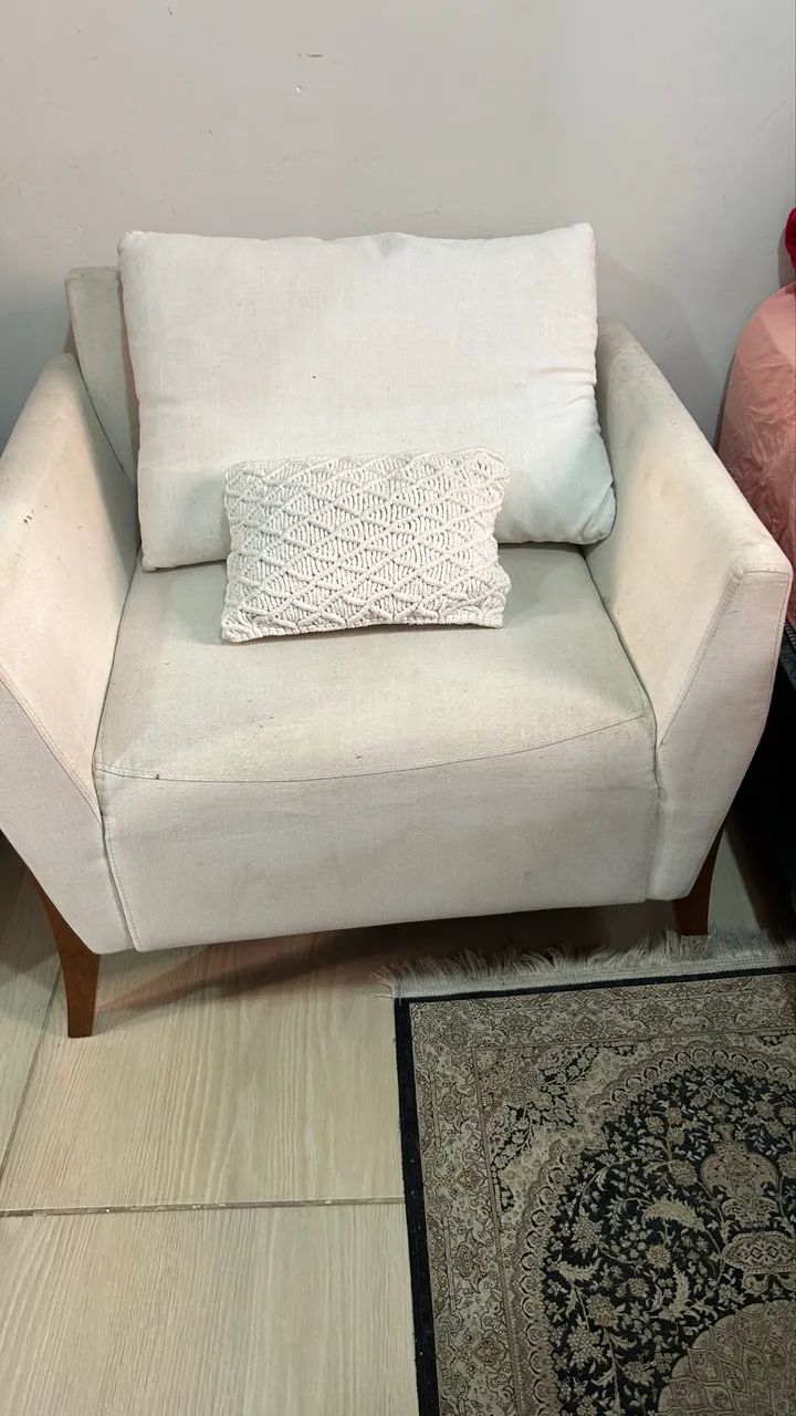     Poltrona Linda e Confortável Ideal para Sala/Quarto442957950270853122