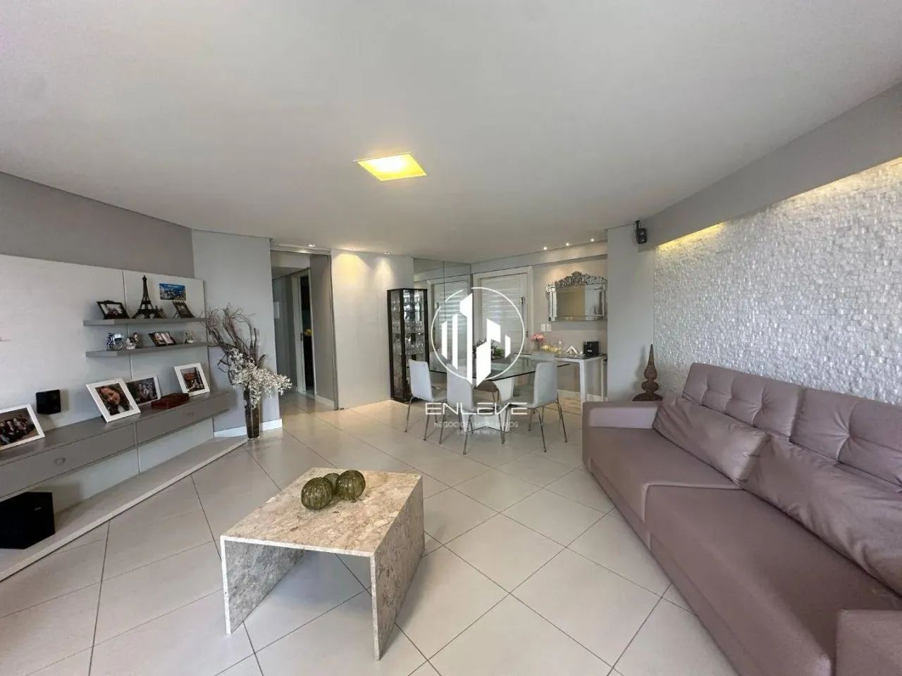 Amplo apartamento projetado com 03 quartos + DCE no Brisamar - Foto 3
