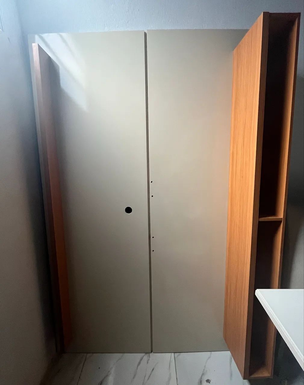 Painel Para TV Até 65 Polegadas Com Prateleira