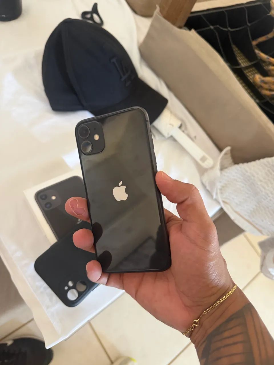 iPhone 11 64g novinho  - Foto 2