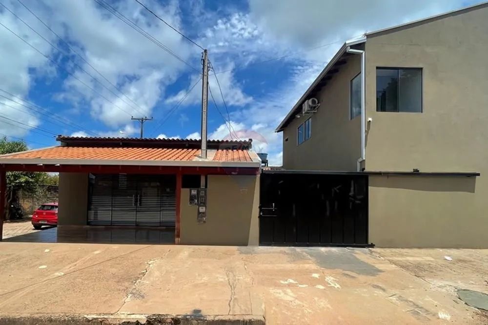 Sobrado com ponto comercial de esquina
