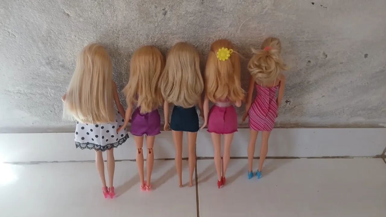 Lote de bonecas Barbies  - Foto 4