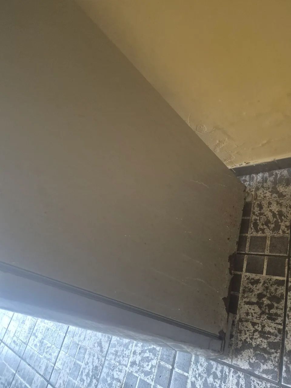 Geladeira Electrolux cinza 