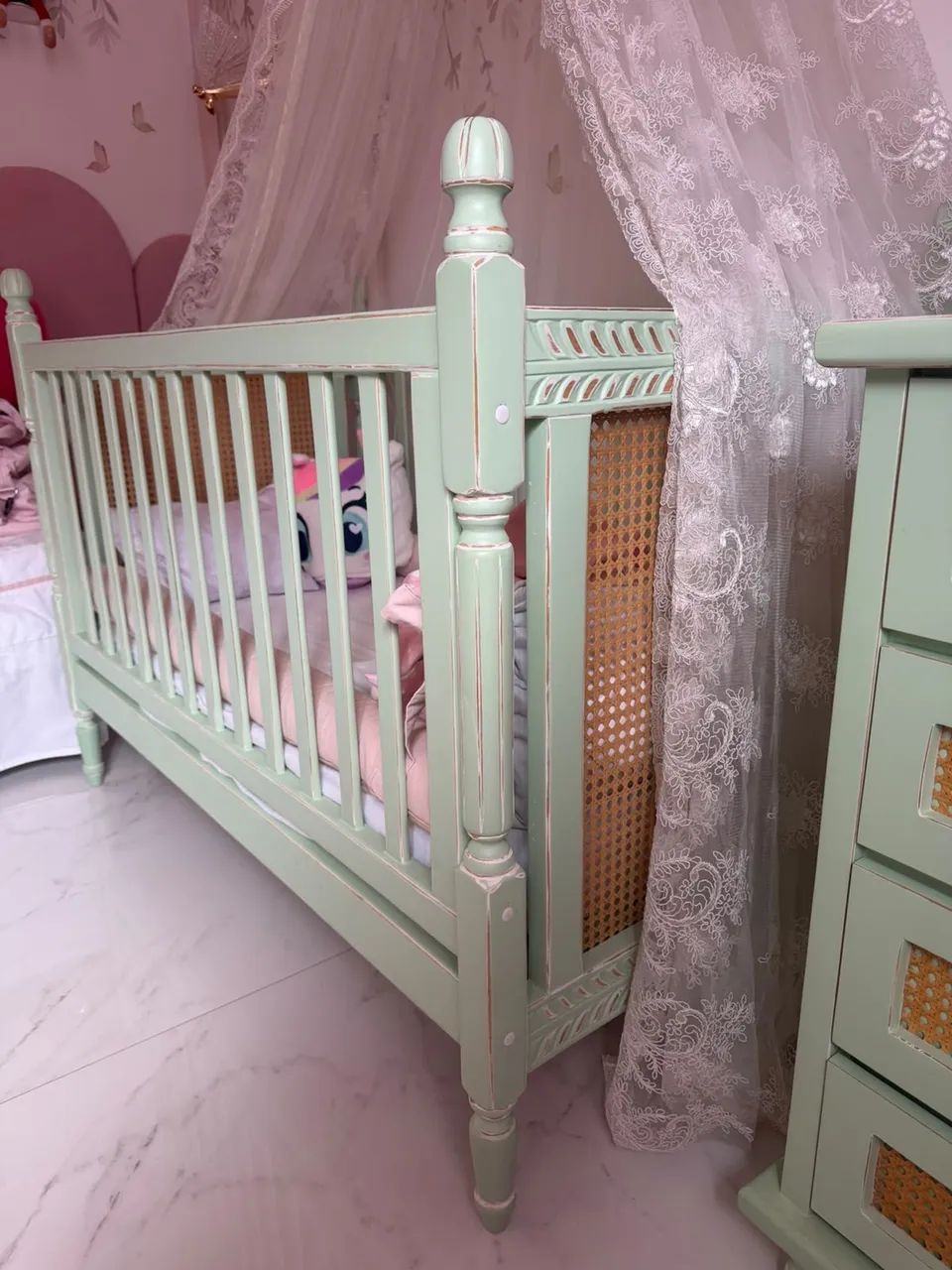 Móveis quarto de bebê em madeira 