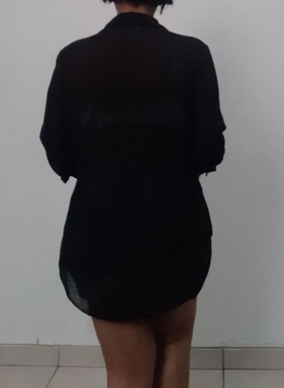 camisa preta transparência tam. P Areia e Mel - Foto 4