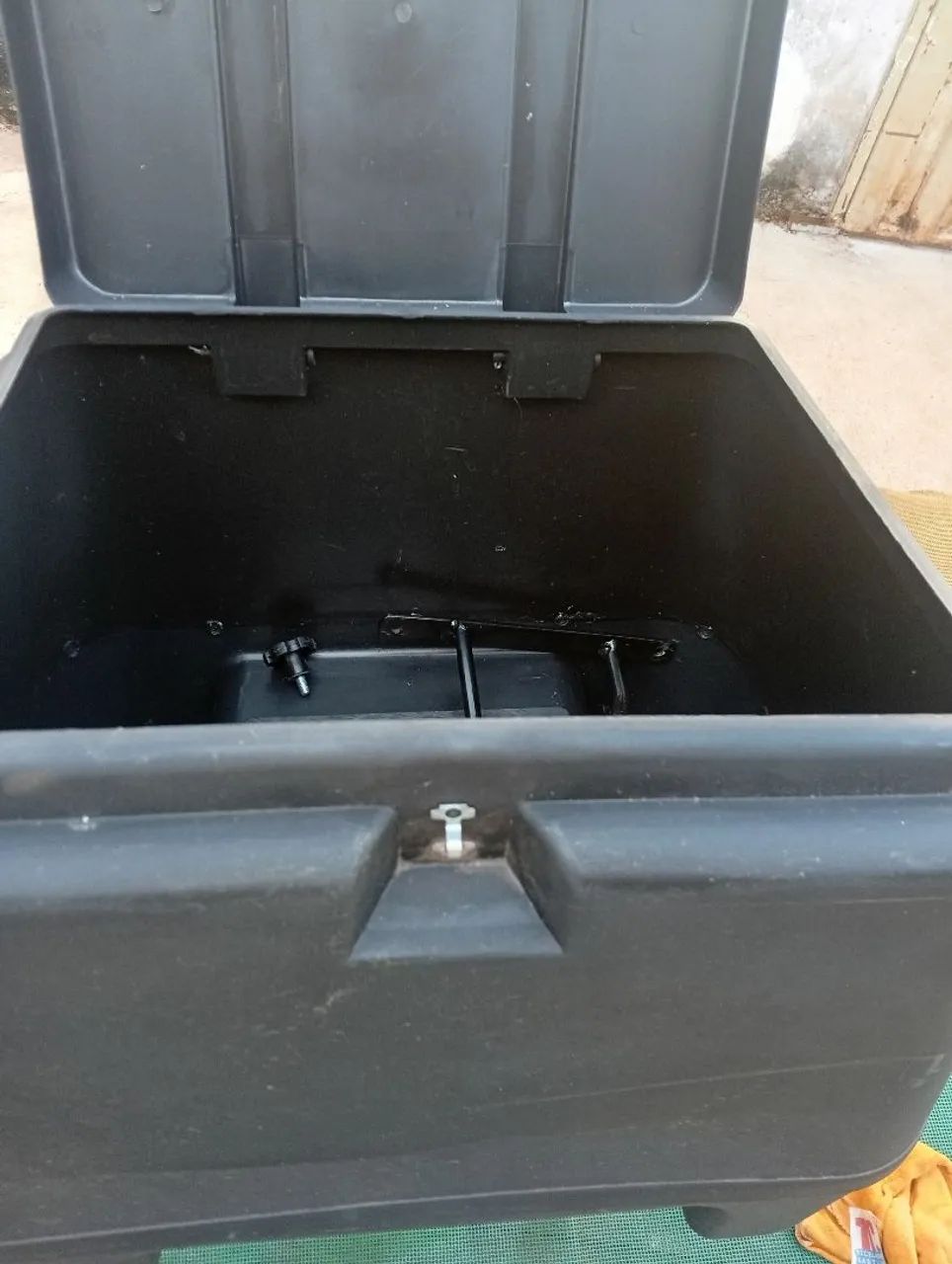 Vende se baú para entregador  - Foto 3